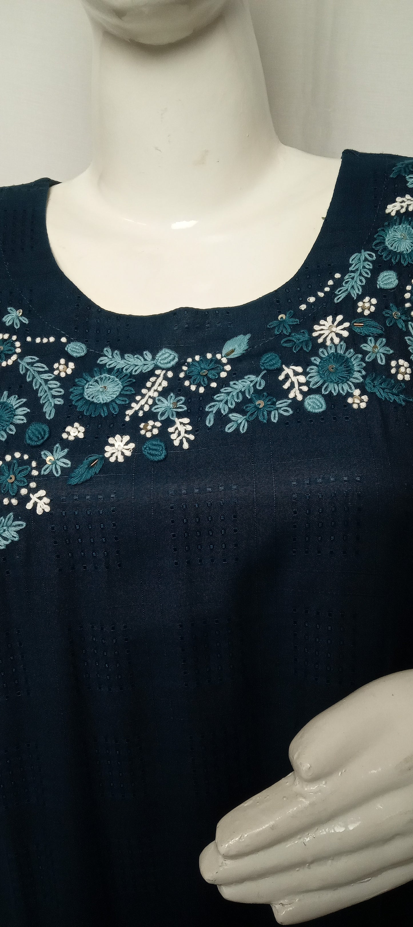 GARLUXE HANDWORK KURTI