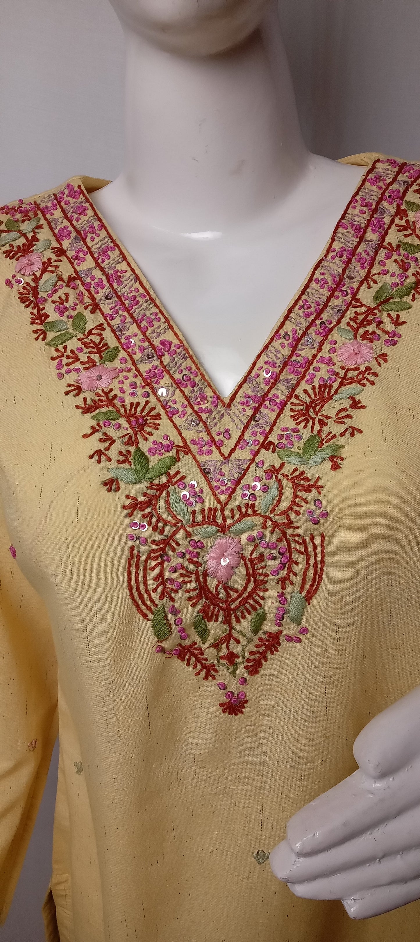 GARLUXE HANDWORK KURTI