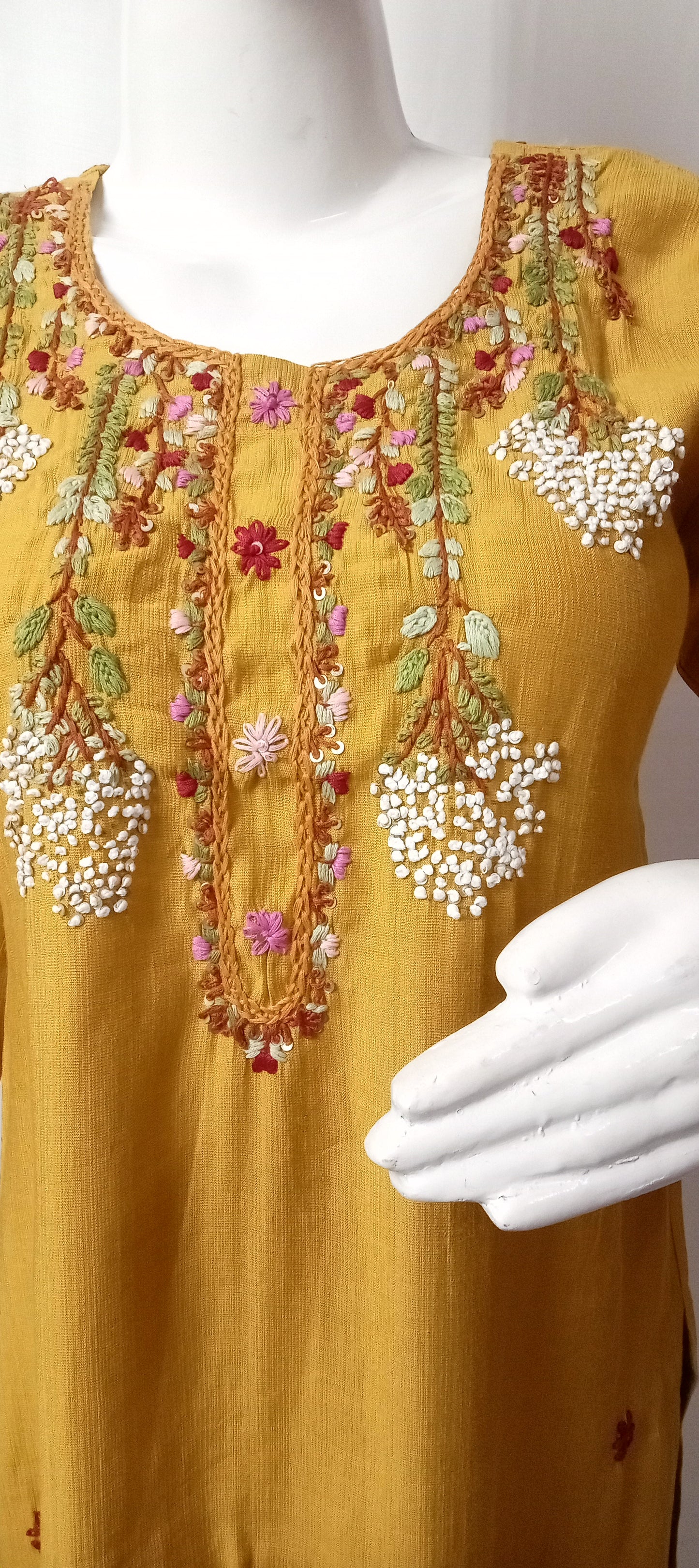 GARLUXE HANDWORK KURTI