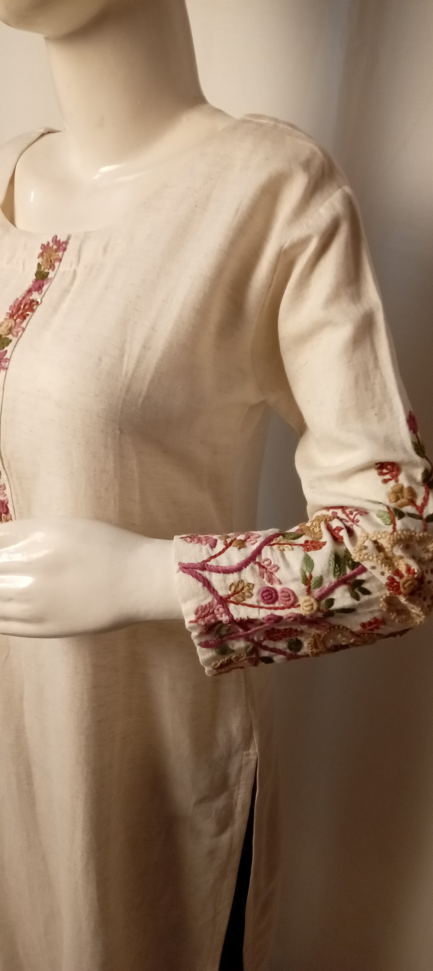 GARLUXE HANDWORK KURTI